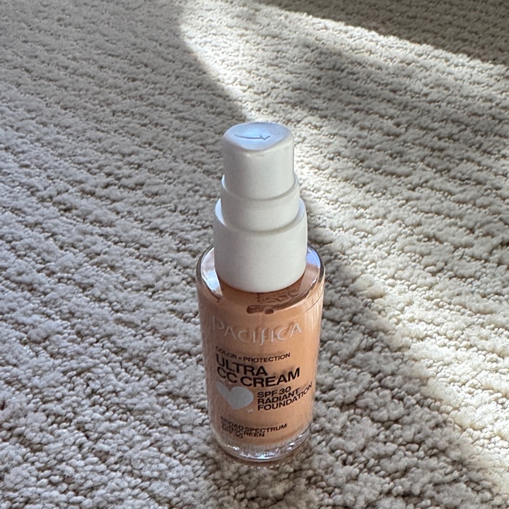Pacifica Ultra CC Cream Radiant Foundation - Warm/Light - Picture 7 of 9